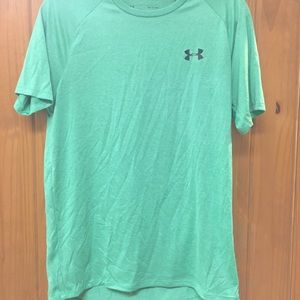 Under armour size small tech tee